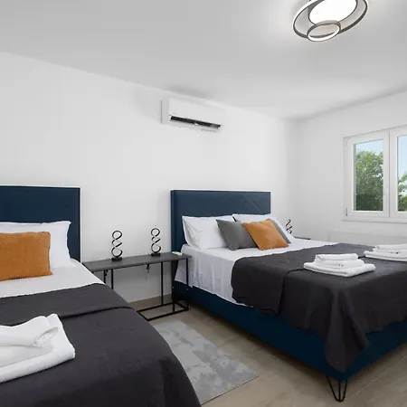 Lux Dujam With A Heated Swimming Pool, Near Zadar * Suhovare