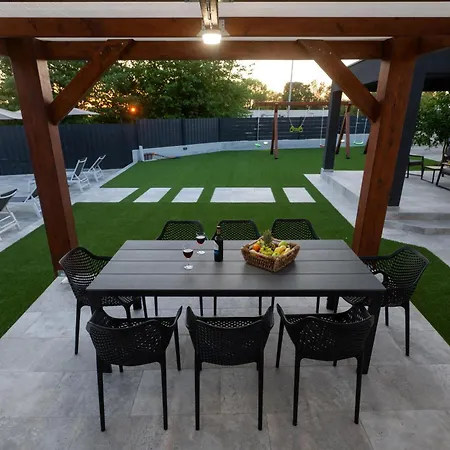 Lux Dujam With A Heated Swimming Pool, Near Zadar * Suhovare