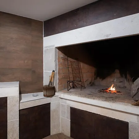 Lux Dujam With A Swimming Pool Near Zadar * Suhovare