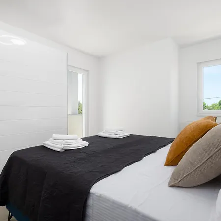 Lux Dujam With A Heated Swimming Pool, Near Zadar Villa *