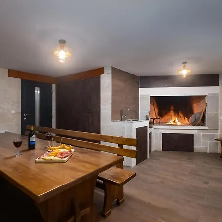 Lux Dujam With A Heated Swimming Pool, Near Zadar Villa Suhovare