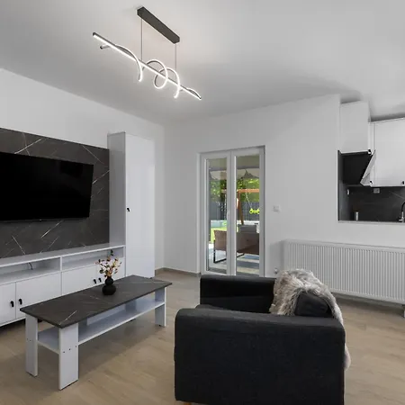 Lux Dujam With A Swimming Pool Near Zadar *