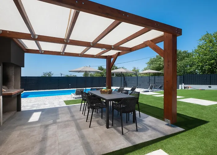 Vila Lux Dujam With A Swimming Pool Near Zadar Suhovare