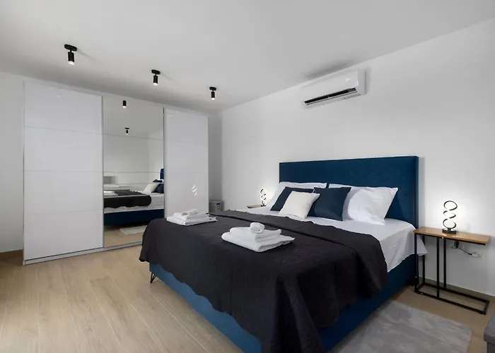 Vila Lux Dujam With A Swimming Pool Near Zadar Suhovare