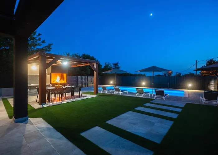 Vila Lux Dujam With A Swimming Pool Near Zadar Suhovare