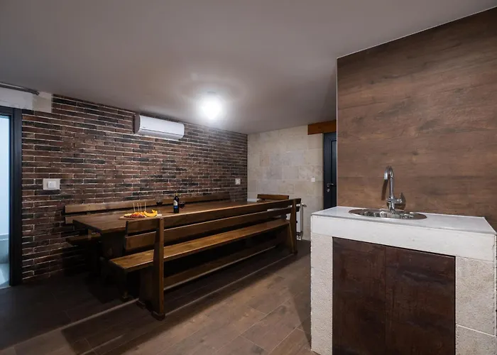 Lux Dujam With A Swimming Pool Near Zadar * Suhovare