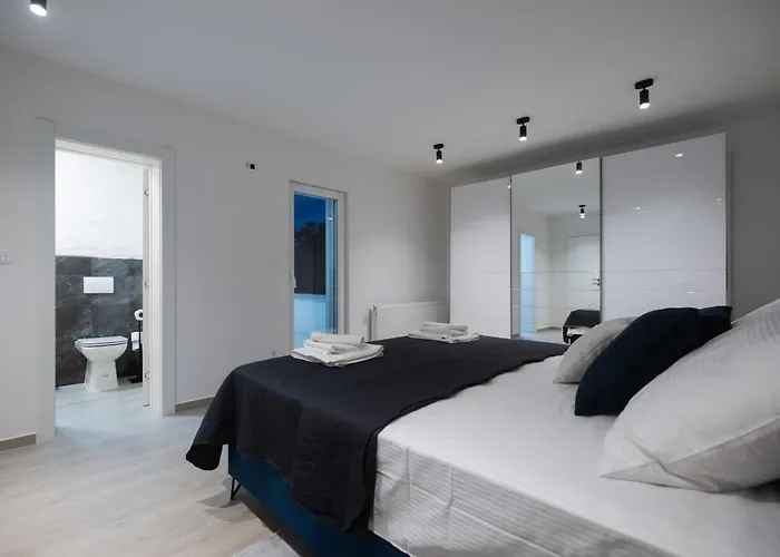 Lux Dujam With A Swimming Pool Near Zadar Vila *