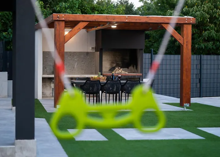 Lux Dujam With A Swimming Pool Near Zadar Vila *