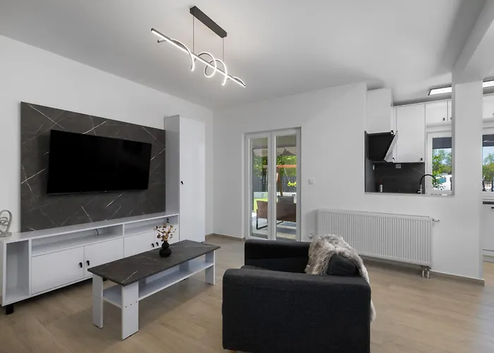 Lux Dujam With A Swimming Pool Near Zadar *