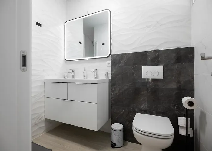 Lux Dujam With A Swimming Pool Near Zadar Vila Suhovare